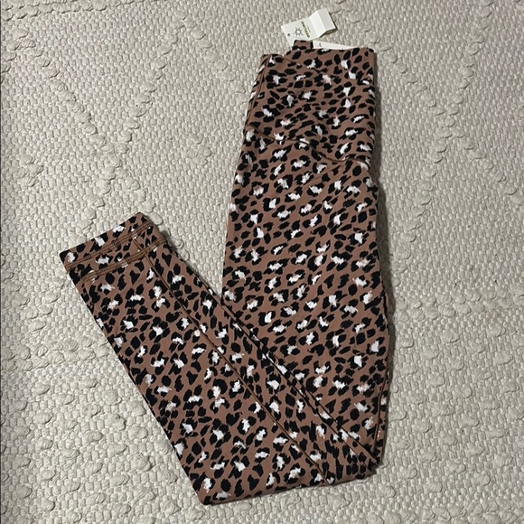 NWT AERIE | Leopard Print pink Leggings size S Short - Picture 1 of 3